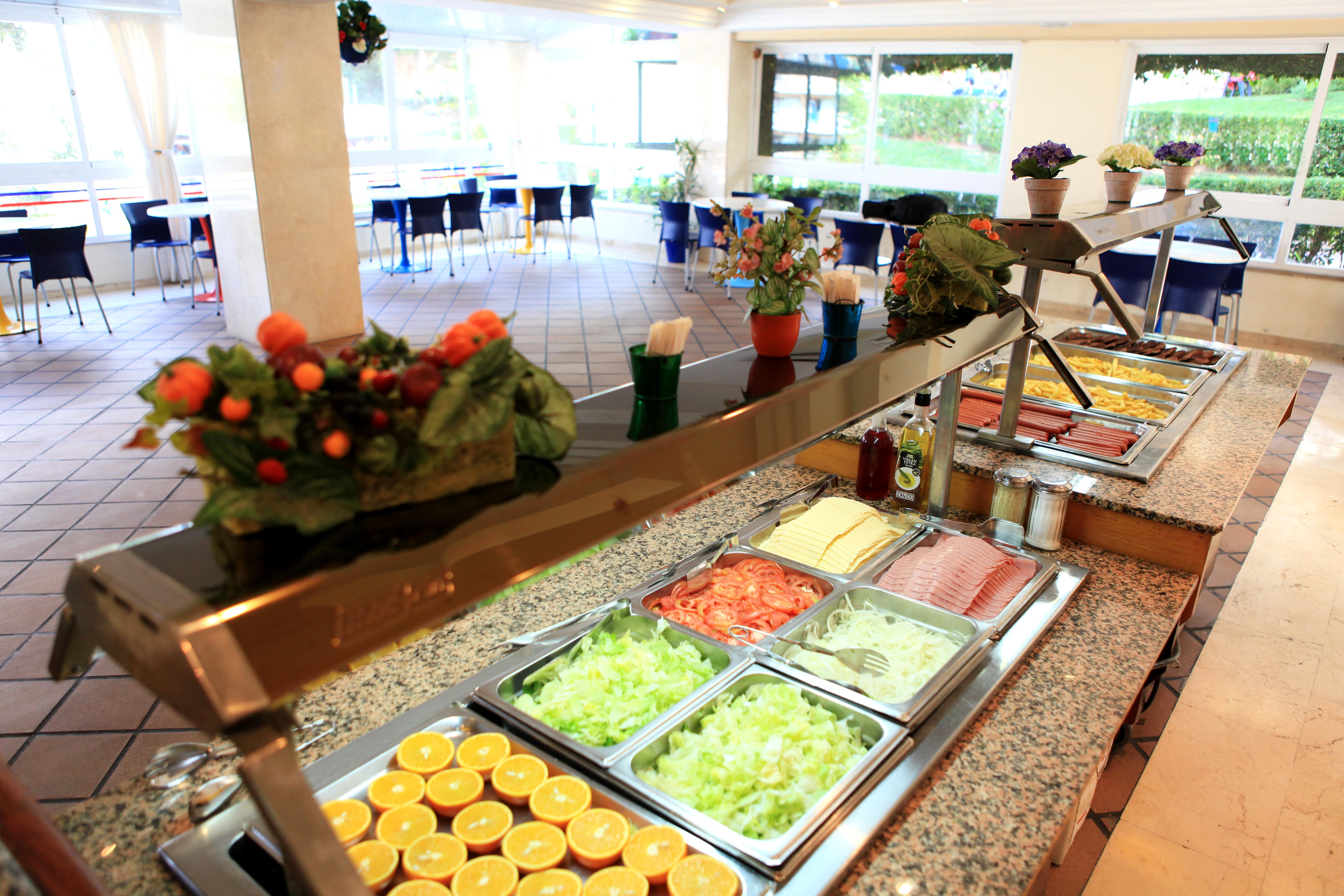فندق Sahara Nubia Gobi Ses Cadenes المظهر الخارجي الصورة Breakfast buffet at a hotel