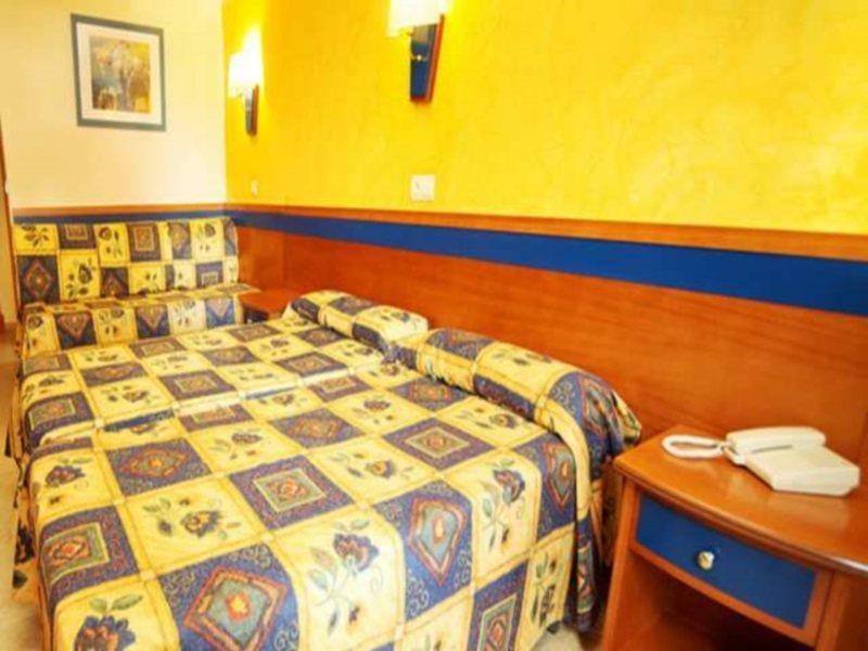 فندق Sahara Nubia Gobi Ses Cadenes المظهر الخارجي الصورة A room at the hotel